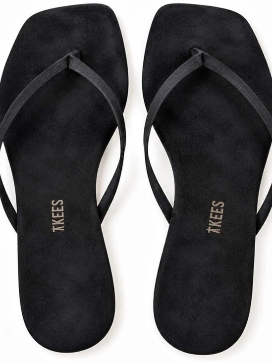 TKEES Shoes - Tkees Square Toe Lily Flip Flops Black Flip Flop Sandals